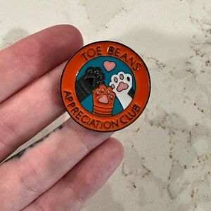 Toe Beans‎ Appreciation Club Pin